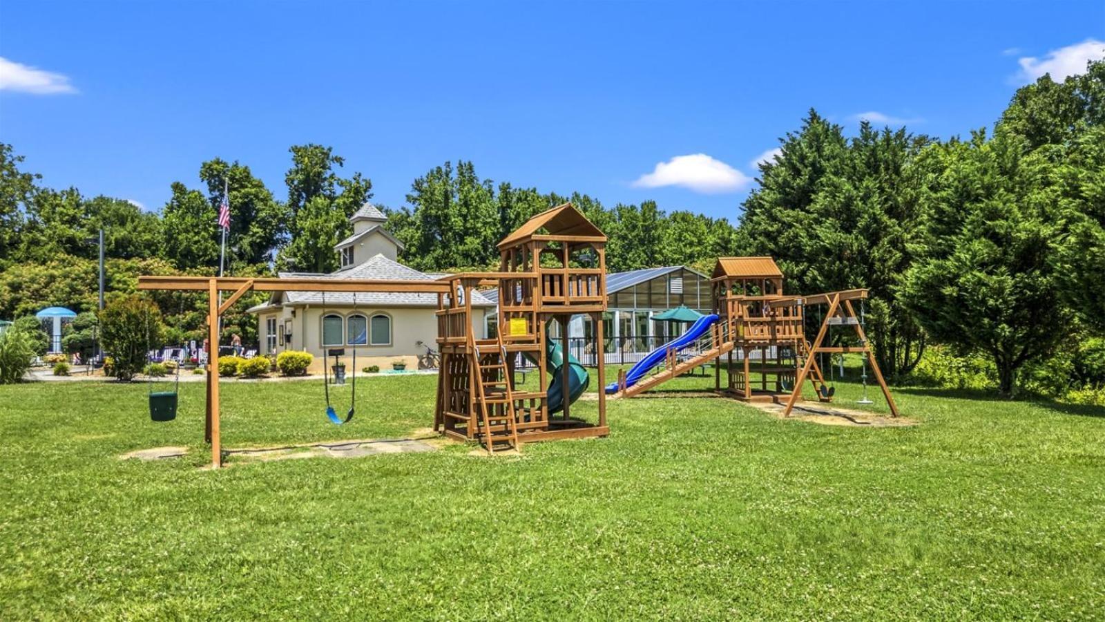 Smoky Mountain View Condo- Indoor Outdoor Pool, Walking Path, Playground, Basketball More ピジョンフォージ エクステリア 写真